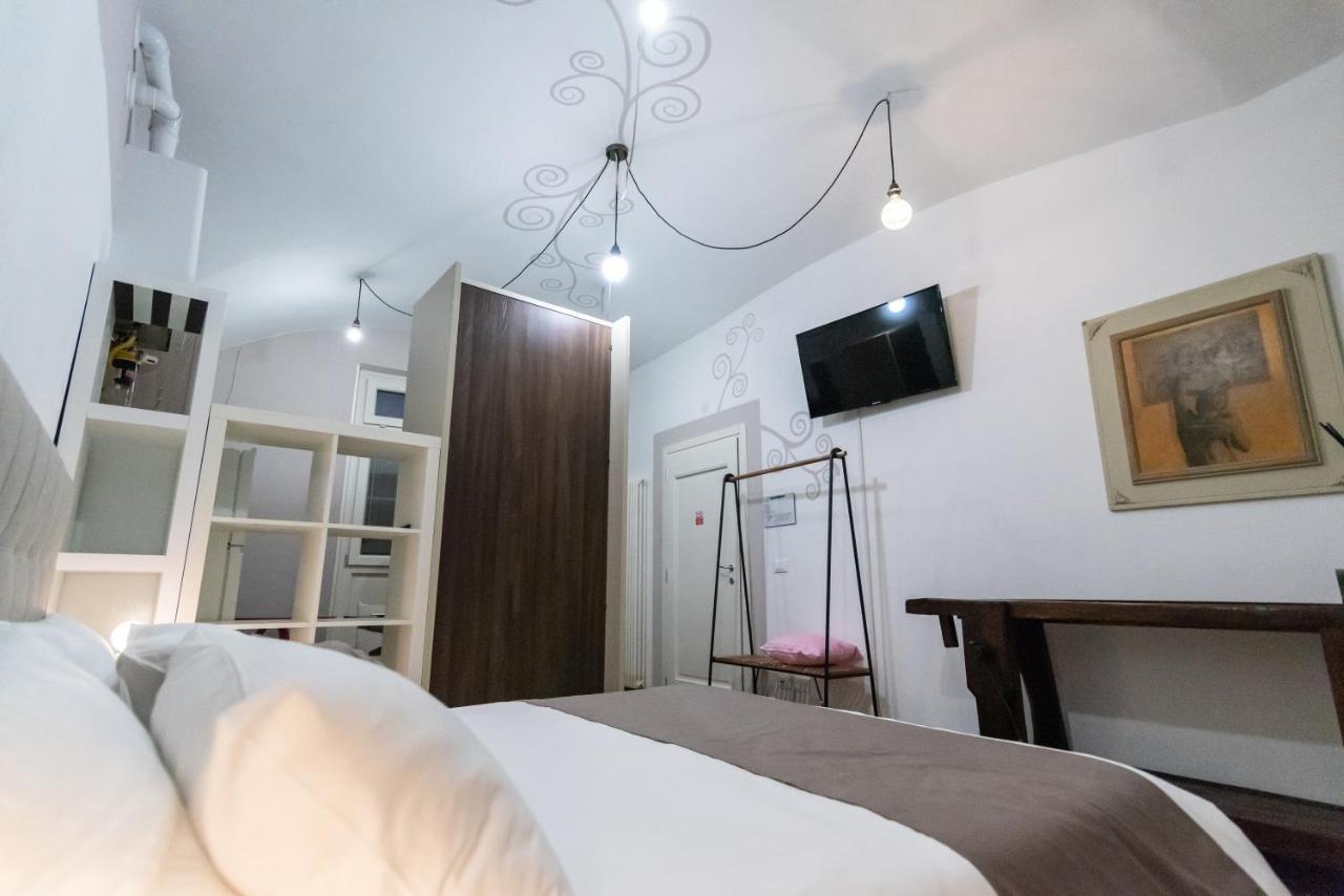 Casa Del Profumo Hotel Пиаченца Екстериор снимка
